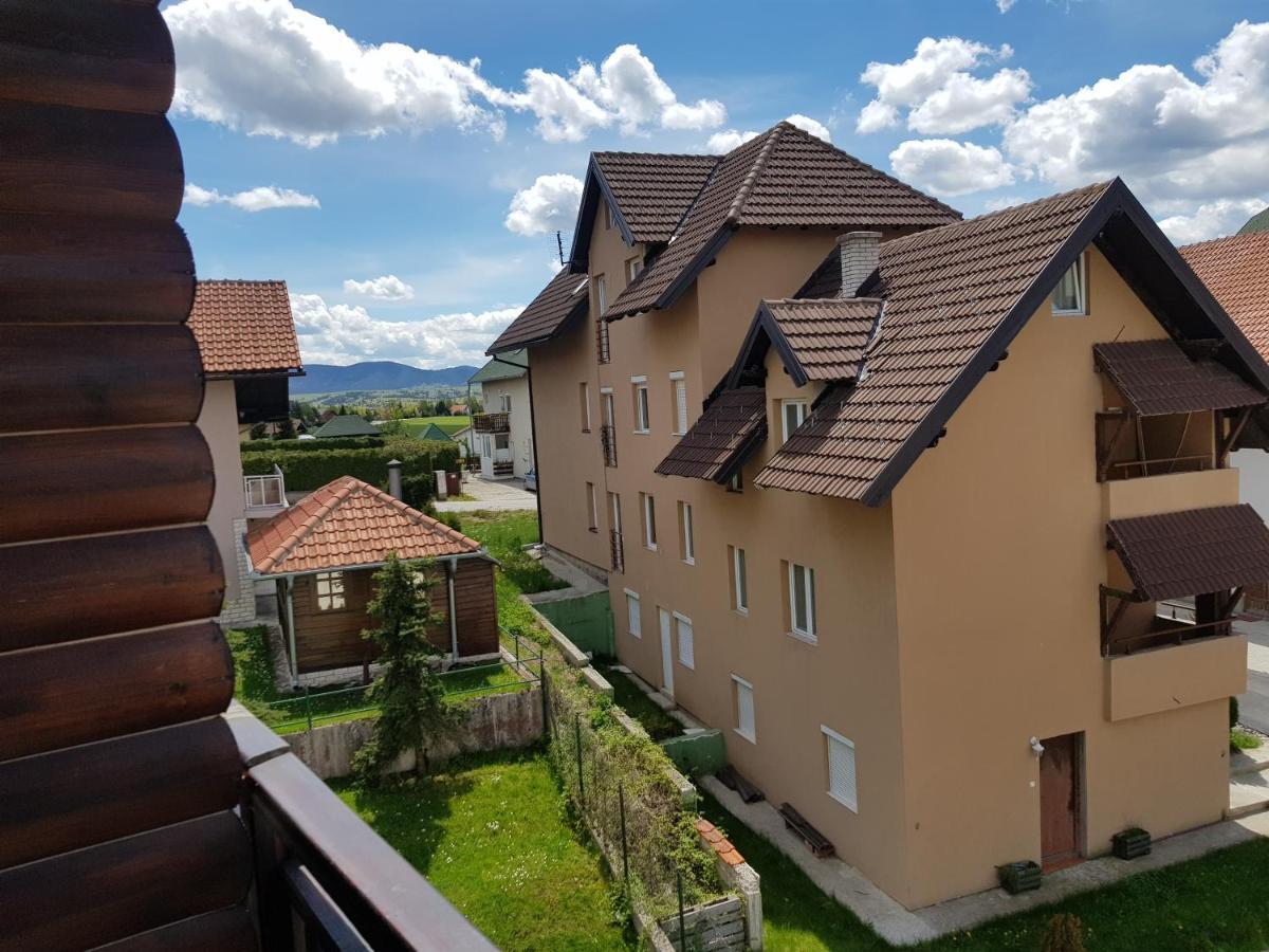 Pedja Zlatiborski Konaci 19/22