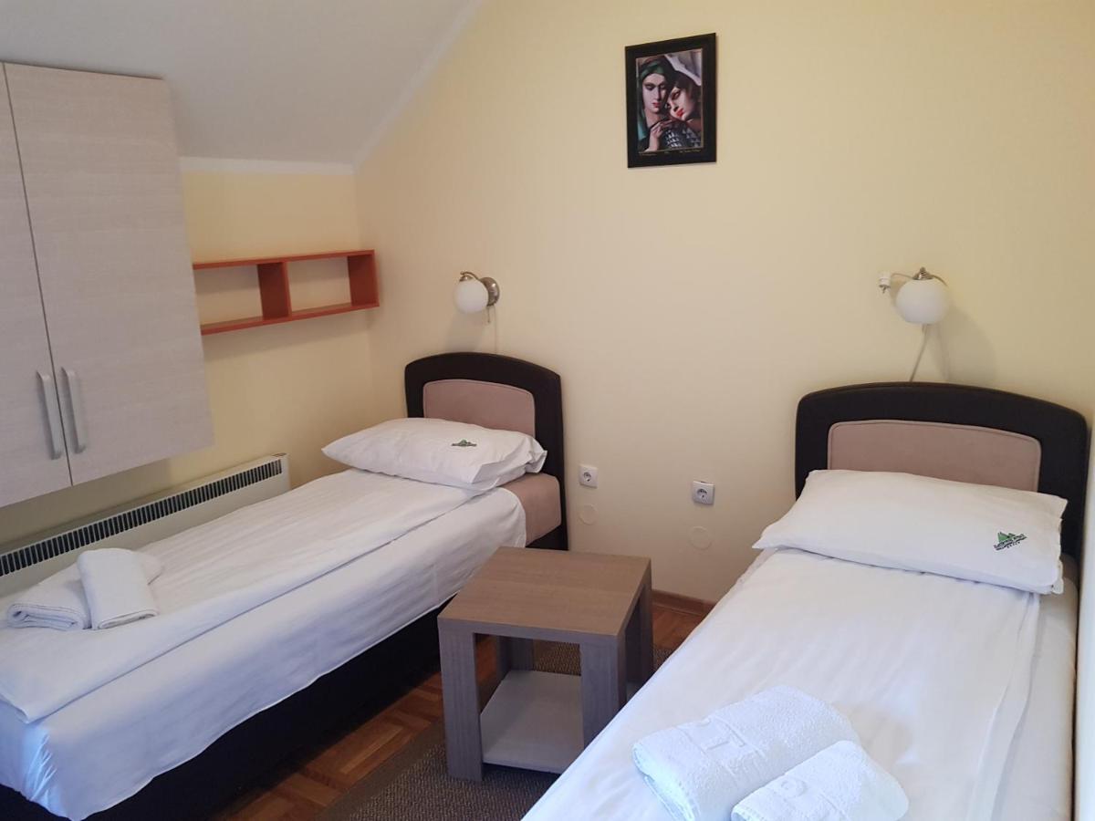Pedja Zlatiborski Konaci 19/22 Zlatibor